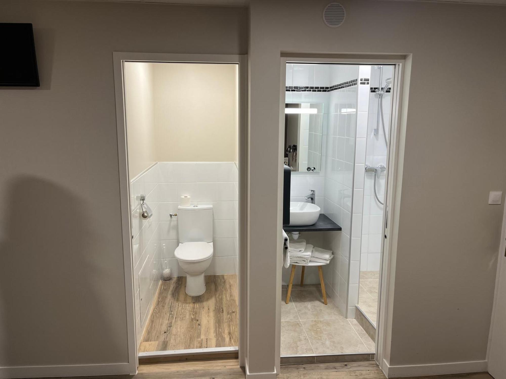Nouvel Hotel Lons-le-Saunier Esterno foto