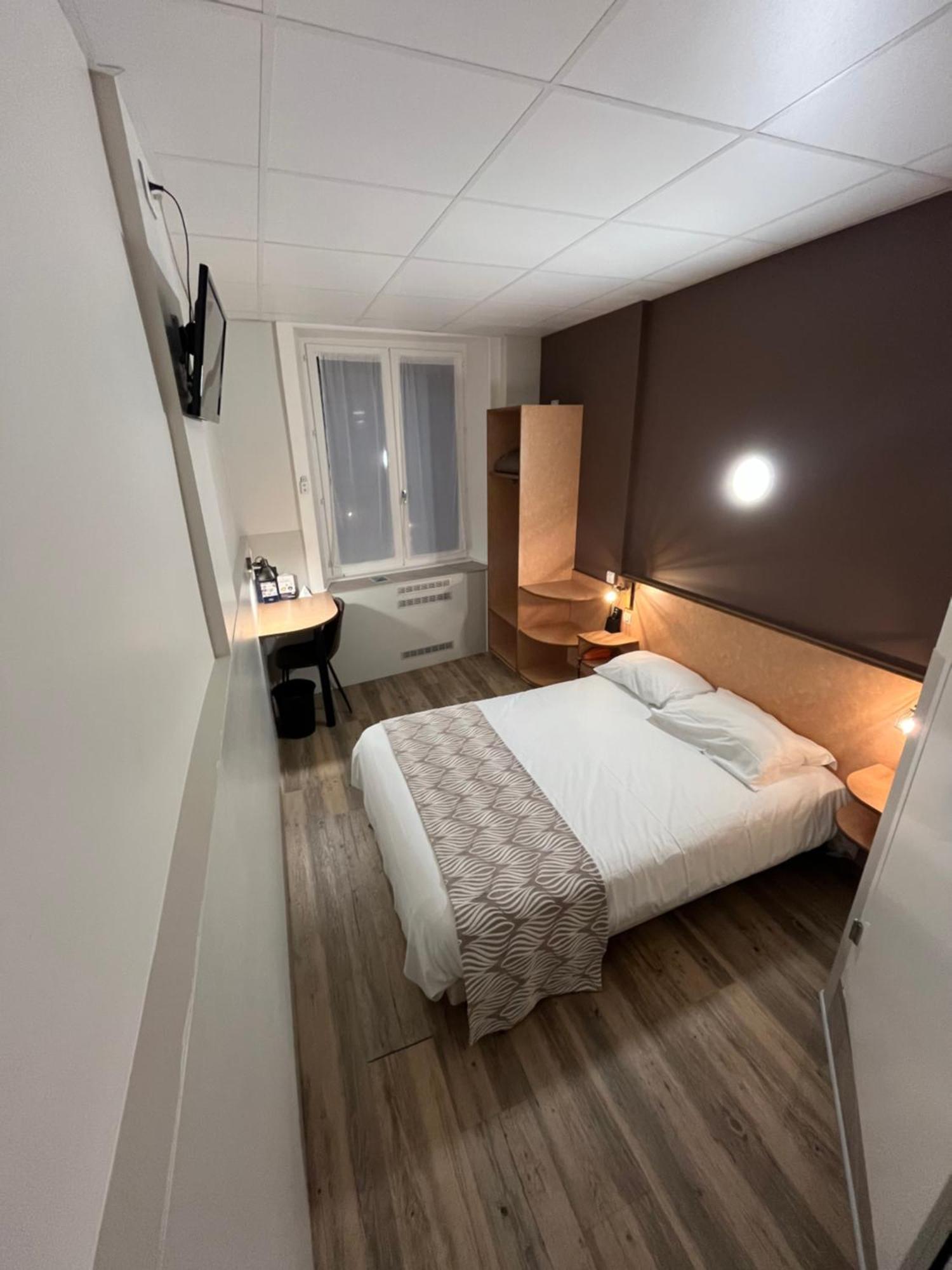 Nouvel Hotel Lons-le-Saunier Esterno foto