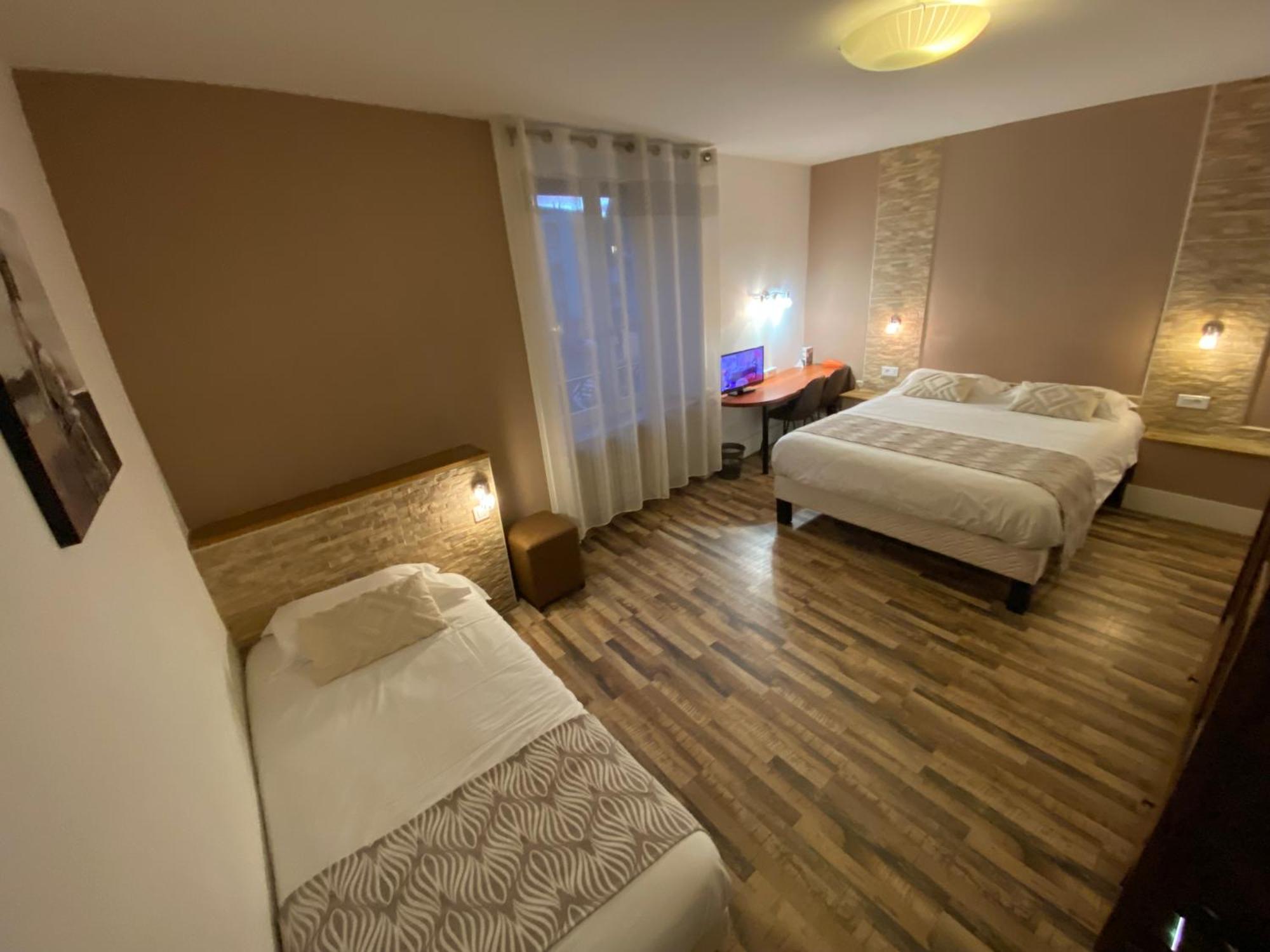 Nouvel Hotel Lons-le-Saunier Esterno foto