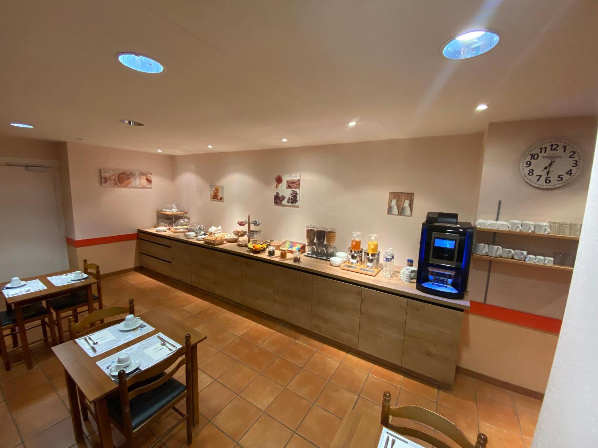 Nouvel Hotel Lons-le-Saunier Esterno foto