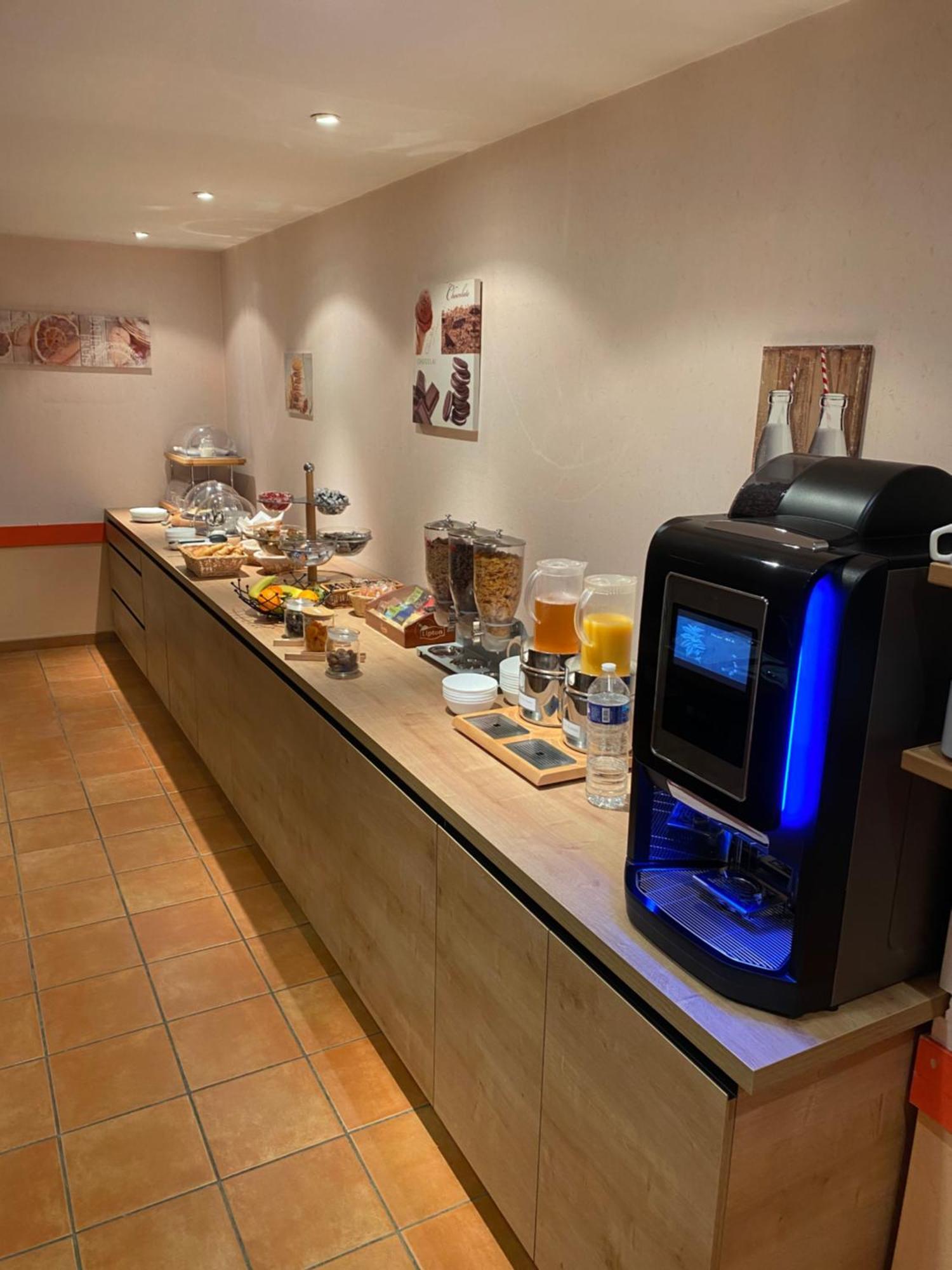 Nouvel Hotel Lons-le-Saunier Esterno foto